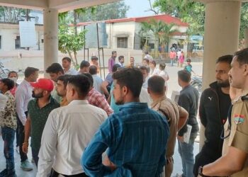 उत्तराखंड: रुड़की में पानी को लेकर दो पक्षों में हुई खुनी लड़ाई, चली गोलियाँ।