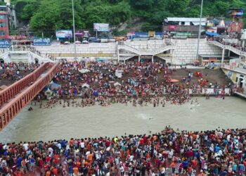 Ganga Dussehra 2023: हरिद्वार में स्नान के लिए देशभर से पहुंचे श्रद्धालु, गंगा में लगाई आस्था की डुबकी