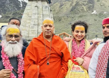 SS Rajamouli के पिता के साथ Kangana Ranaut पहुंचीं बाबा केदार के द्वार, दर्शन कर बोलीं- ‘वहां शिव साक्षात…