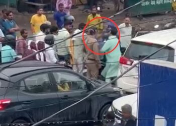 उत्तराखंड के वित्त मंत्री प्रेम चंद्र अग्रवाल की दबंगई, बीच सड़क पर युवक को पीटा, वीडियो वायरल।