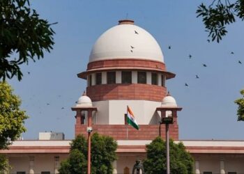 उत्तराखंड:  SC ने HC के फैसले पर लगाई रोक।