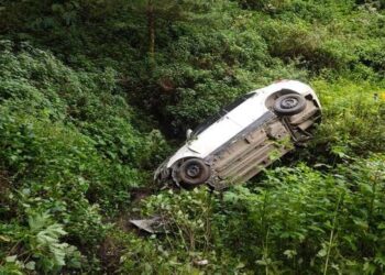 नैनीताल में दर्दनाक हादसा, अनियंत्रित होकर खाई में गिरा यूपी के पर्यटकों का वाहन; उड़ गए परखच्‍चे