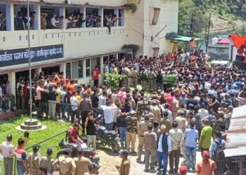 उत्तराखंड: उत्तरकाशी में एक नाबालिक हिन्दु लड़की को भगाने के मामले सामने आए।