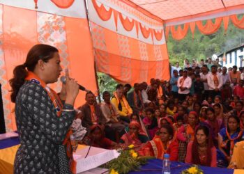 कैबिनेट मंत्री रेखा आर्या ने बागेश्वर जनपद की गरुड़ तहसील के चौरसौ,मटे,तिलसारी, चनोली और लखनी ग्रामसभा में किया जनसभा,पार्वती दास के समर्थन में जनता से की वोट की अपील