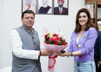 देहरादून – फ़िल्म अभिनेत्री कृति सेनन ने की सीएम धामी से मुलाक़ात।