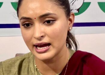 Lansdowne news:कांग्रेस नेत्री अनुकृति गुसाईं की माँग, कॉर्बेट से लगे सभी गाँव में रह रहे लोगो का सरकार कराए 20 लाख का बीमा