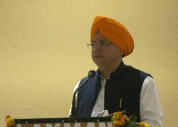 सीएम पुष्कर सिंह धामी पहुंचे रूद्रपुर, कहा हेमकुंड साहिब सड़क मार्ग का जल्द होगा निर्माण