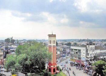 Uttarakhand Weather Update:राज्य में मौसम शुष्क, सर्द हवाओं ने बढ़ाई ठिठुरन