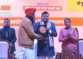 UTTARAKHAND: राष्ट्रीय युवा दिवस के मौके पर CM धामी ने किया उत्कृष्ट कार्य करने वालों को सम्मानित