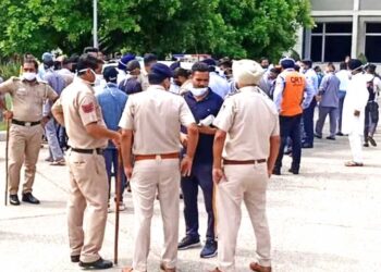 मां ने सिलाई मशीन का सामान लेने भेजा था दुकान, फिर वापस नहीं लौटी बच्ची