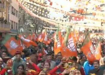 Uttarkashi: सीएम पुष्कर सिंह धामी का रोड शो,  जुटा जन सैलाब, दीदी भुली महोत्सव का करेंगे शुभारंभ