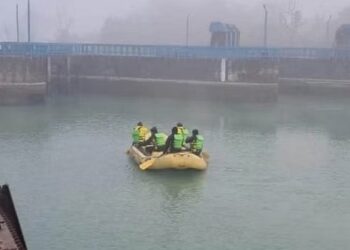 Rishikesh Accident: वाहन हादसे में चार लोगों की मौत, लापता महिला अधिकारी की तलाश में सर्च अभियान जारी