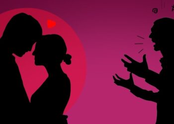 मोहब्बत का ऐसा सिला.. 3 बच्चों की मां को चढ़ा ‘इश्क का बुखार, पति को छोड़ 20 साल के प्रेमी संग हुई फरार