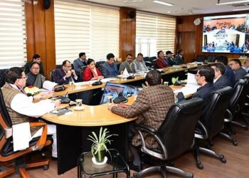 Uttarakhand: राज्य के पर्यटक स्थलों के पास ड्राइवरों के लिए बनेंगी डोरमेट्री, CM धामी ने दिए निर्देश