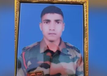 UTTARAKHAND: साथियों के साथ गश्त कर रहे राइफलमैन शैलेंद्र वीरगति को प्राप्त,परिवार में मातम 