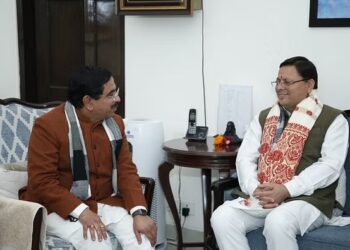 DELHI :CM धामी ने केंद्रीय मंत्री प्रल्हाद जोशी से कि मुलाकात, इन मुद्दों को लेकर हुई चर्चा