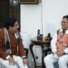 DELHI :CM धामी ने केंद्रीय मंत्री प्रल्हाद जोशी से कि मुलाकात, इन मुद्दों को लेकर हुई चर्चा