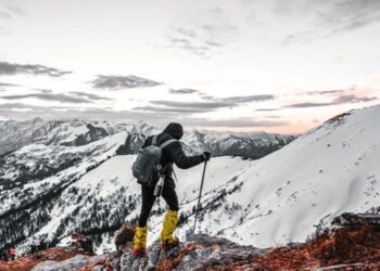 केदारकांठा ट्रैक में पर्यटक तोड़ रहे नियम, जोखिम मे डाल रहे जान