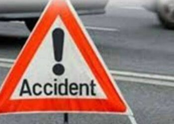 Uttarakhand: ट्रक की चपेट में आने से स्कूटी सवार की मौत,ओवरटेक करते वक्त हुआ बड़ा हादसा