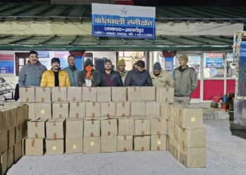 नशे के खिलाफ पुलिस का वार, वाहन पिकअप से बरामद की देशी शराब की 120 पेटियां, एक गिरफ्तार