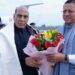 रक्षा मंत्री राजनाथ सिंह पहुंचे देहरादून, CM धामी ने किया स्वागत