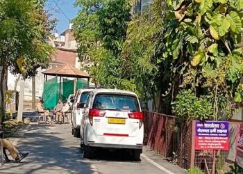 हरक सिंह रावत के बाद अब इस पूर्व आईएफएस अधिकारी के घर पर मारा छापा, मचा हड़कंप