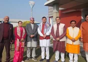 Uttarakhand: मुख्यमंत्री धामी मंत्रिमंडल के साथ अयोध्या रवाना, रामलला और हनुमान गढ़ी के करेंगे दर्शन