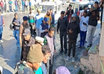 Uttarakhand: यह घर के अंदर घुसा बाघ, तीन वन कर्मियों पर किया हमला, लोगों में मचा हड़कंप