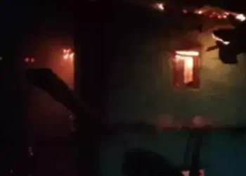 उत्तराखंड- यहां दो मंजिला मकान में लगी भीषण आग, ऐसे बची परिवार वालों की जान