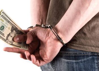 युवक के जेल में बंद होने की बात कहकर चाचा से साढ़े तीन लाख ठगे, केस दर्ज