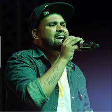 क्यों हटाया यूट्यूब से इंद्र आर्य का गुलाबी शरारा गीत, जाने वजह