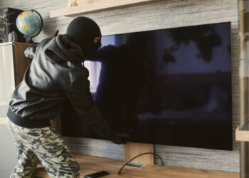 नैनीताल में होटल से LED टीवी लेकर फरार हुआ पर्यटक, चाय की चुस्की लेते पकड़ा गया