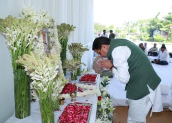 सीएम धामी ने केंद्रीय मंत्री भूपेंद्र यादव के पिता को दी श्रद्धांजलि