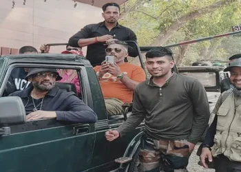 actor-sunil-shetty-enjoyed-jungle-safari-in-ramnagar-